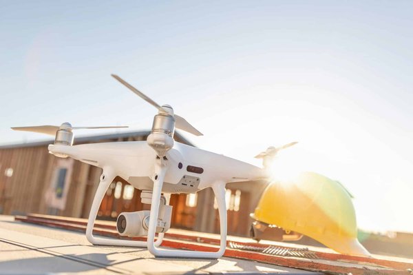 Quali novità apporta l'utilizzo di droni RFID per l'inventario automatizzato nei grandi magazzini?